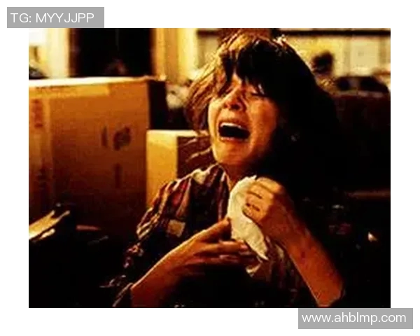 足球明星塌房事件曝光引发热议众多照片揭示背后真相